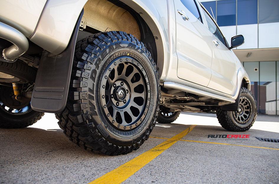 TOYOTA HILUX N70 4WD VECTOR MATTE BLACK